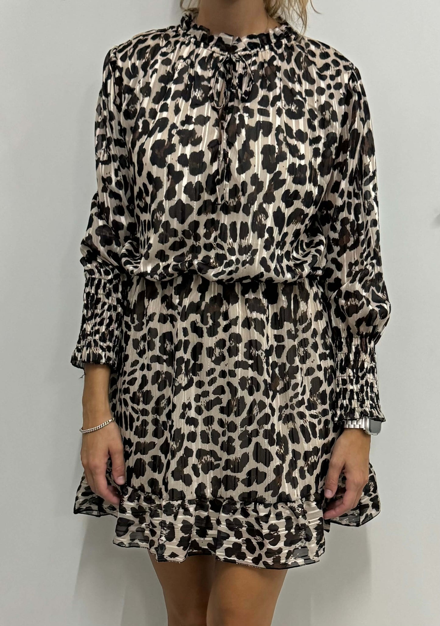 Vestido con goma y volante Animal Print