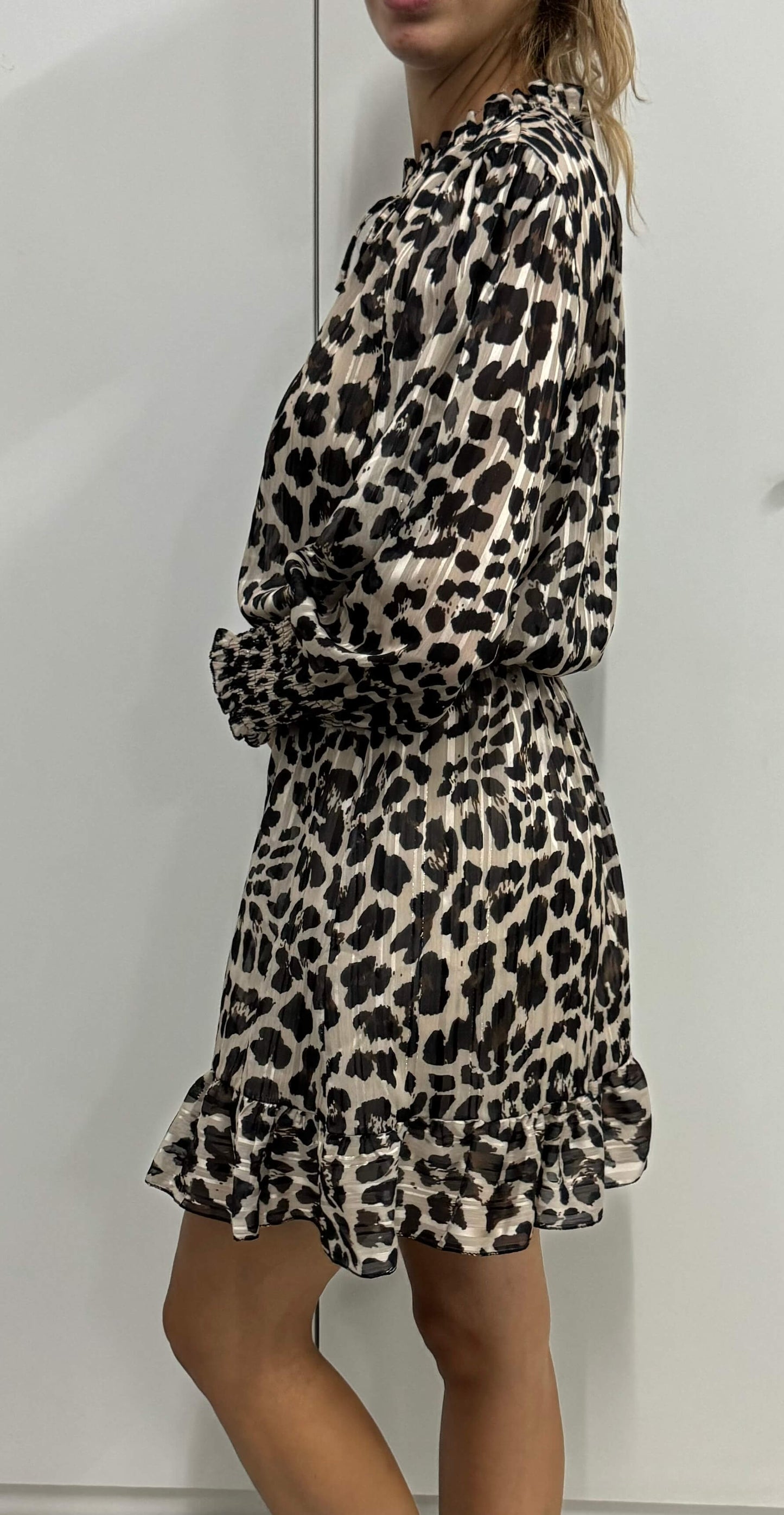 Vestido con goma y volante Animal Print