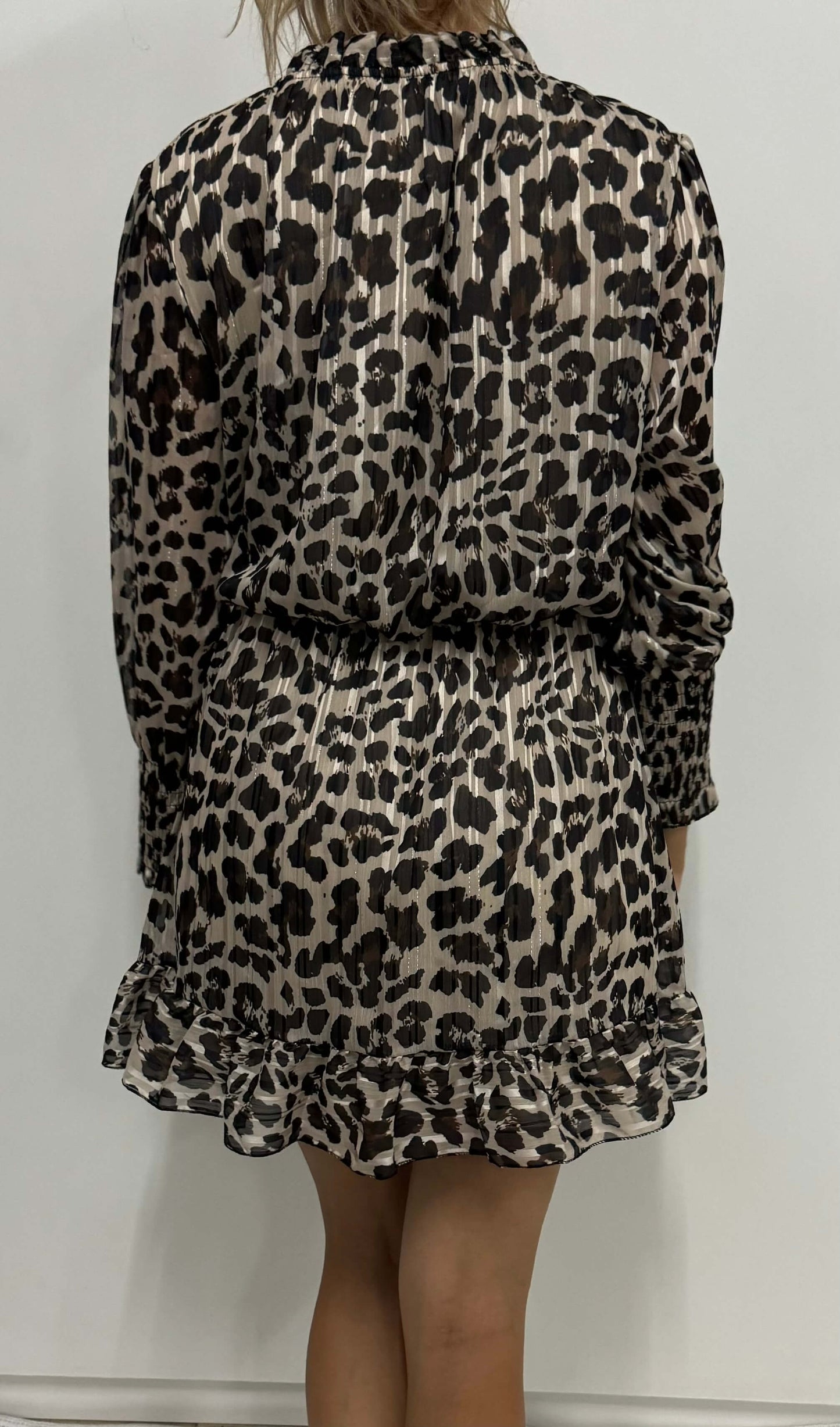 Vestido con goma y volante Animal Print