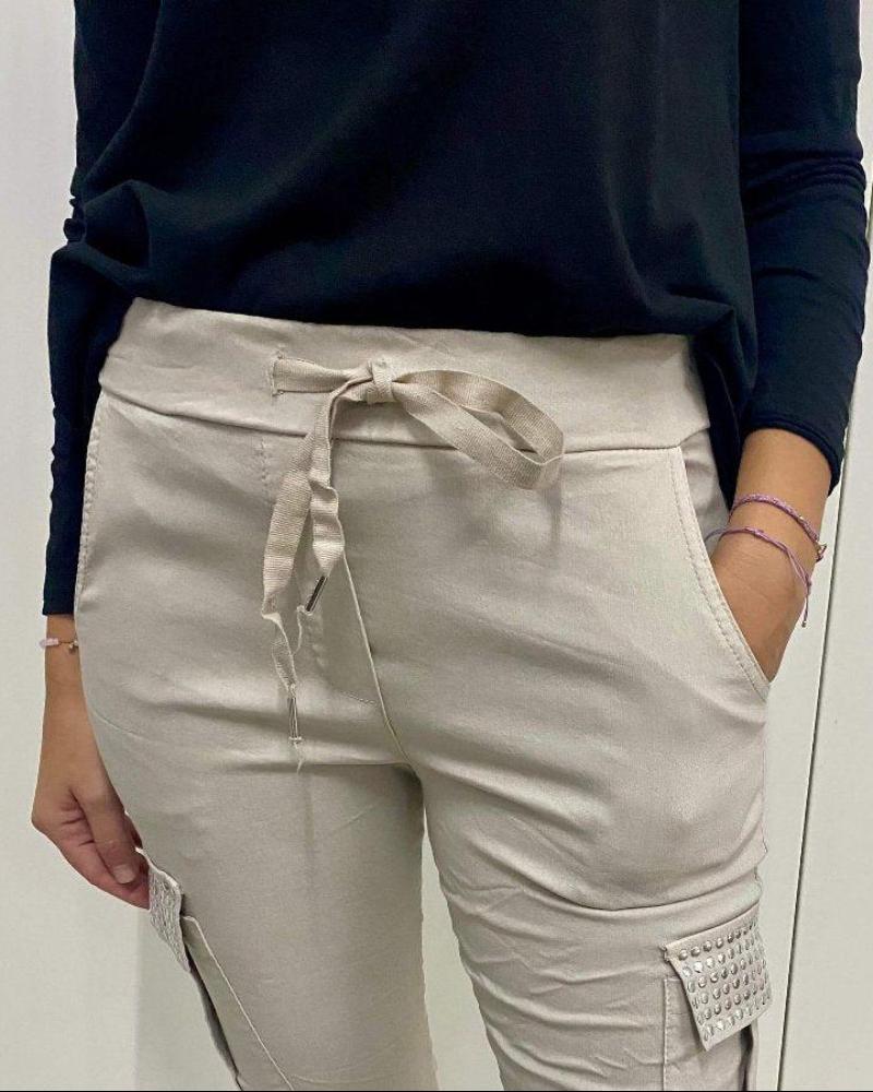 Pantalón Cargo con cuerda ajustable detalle de brillo