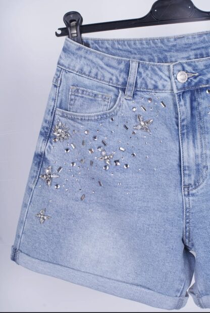 Short tejano con flores de brilli - Imagen 4