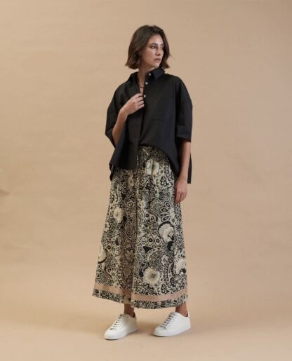 Pantalón ancho estampado étnico
