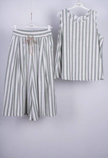 Camisa a rayas sin mangas