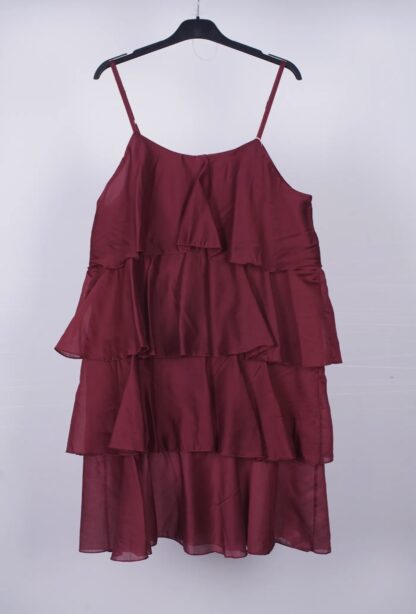 vestido corto sedoso de volantes